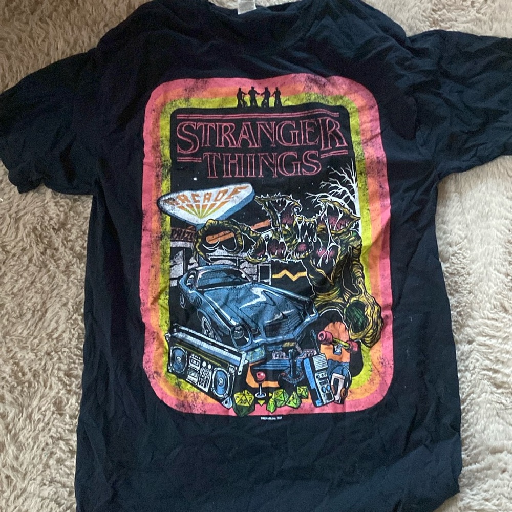 stranger things size M shirt